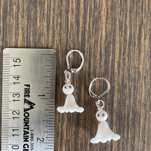 HAND CRAFTED EARRINGS Little White Ghosts - Picture 5 of 14